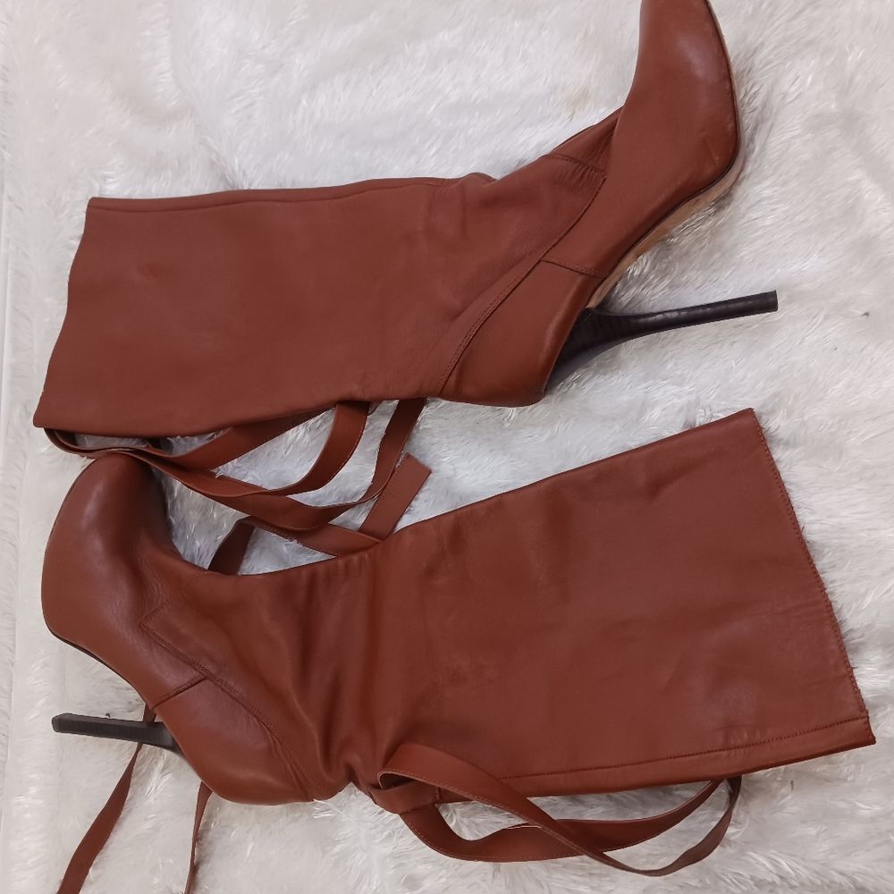 Vero Cuoio brownd strap atound heeled boots size 7